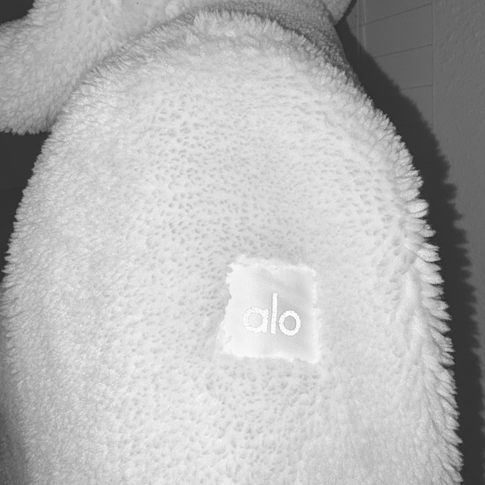 ALO Yoga Soft White Faux Fur Jacket